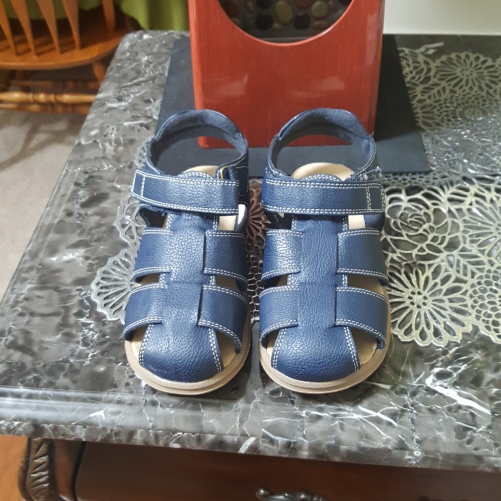 Kids size 2 children place sandals blue